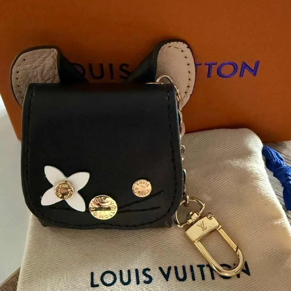 FASHION AirPod Pro 1 Case - Picture 1 of 5